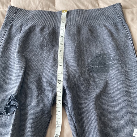 Yelete Gray Distressed Leggings - Picture 9 of 10